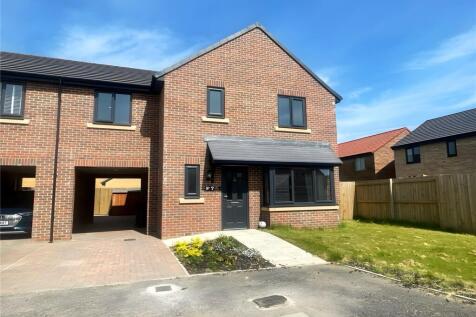 4 bedroom semi-detached house for sale
