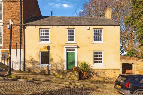 4 bedroom terraced house for sale