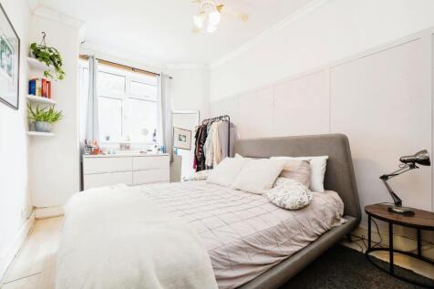 1 bedroom maisonette for sale