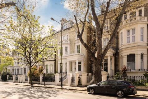 3 bedroom flat for sale
