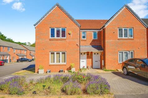 3 bedroom semi-detached house for sale