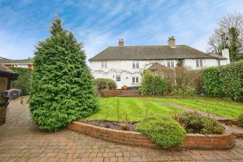 5 bedroom semi-detached house for sale