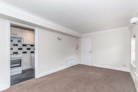 Studio flat for sale