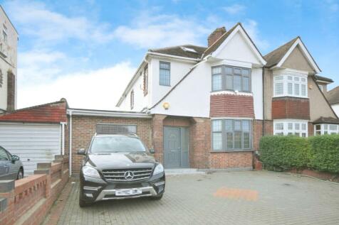 5 bedroom semi-detached house for sale