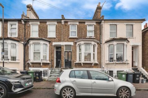 5 bedroom terraced house for sale