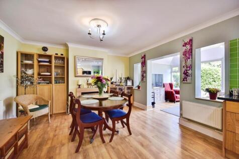 5 bedroom semi-detached house for sale