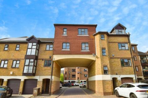 2 bedroom town house for sale