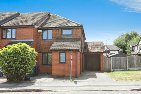 3 bedroom end of terrace house for sale