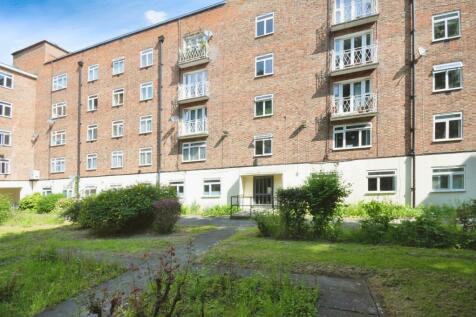 3 bedroom flat for sale