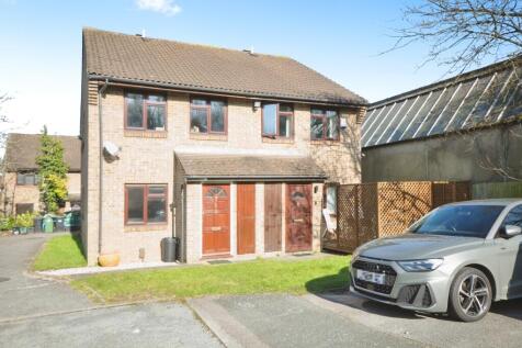 1 bedroom maisonette for sale