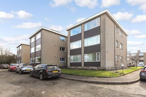 3 bedroom flat for sale