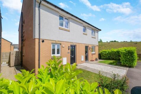 2 bedroom semi-detached house for sale