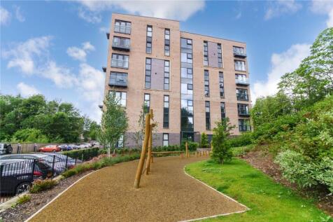 3 bedroom flat for sale