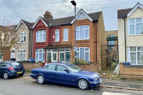 Beaconsfield Road, Southall, UB1 1DA 3 bed house for sale