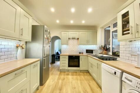Beaconsfield Road, Southall, UB1 1DA 3 bed house for sale