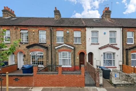 Inverness Road, Southall, UB2 5QG 4 bed house for sale