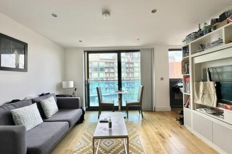 Studio flat for sale