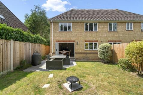 4 bedroom semi-detached house for sale