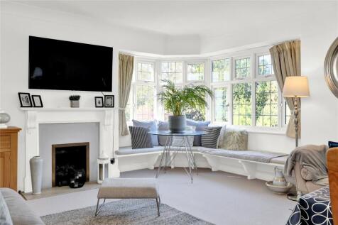 3 bedroom flat for sale