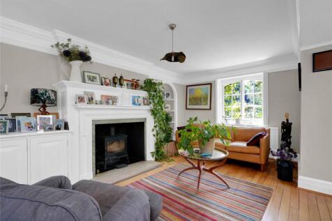 5 bedroom semi-detached house for sale