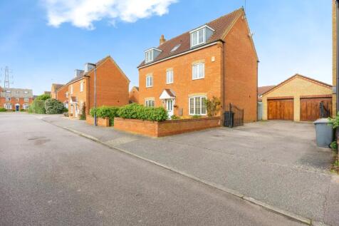 5 bedroom detached house for sale