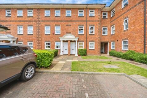 2 bedroom maisonette for sale