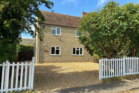 3 bedroom semi-detached house for sale