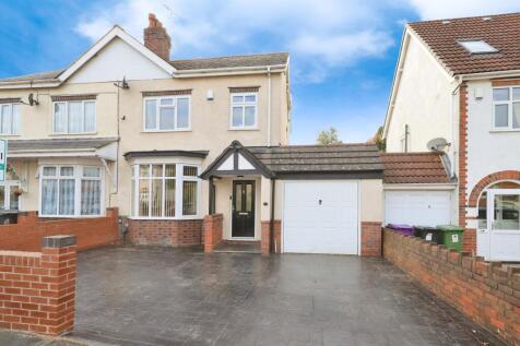 3 bedroom semi-detached house for sale