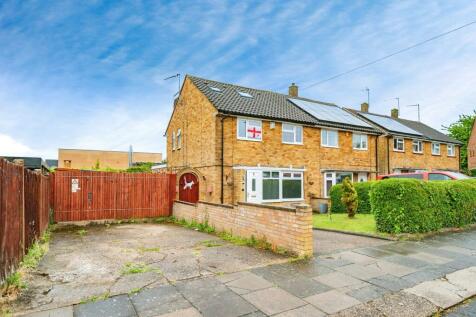 4 bedroom semi-detached house for sale