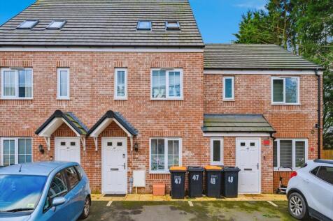 3 bedroom terraced house for sale