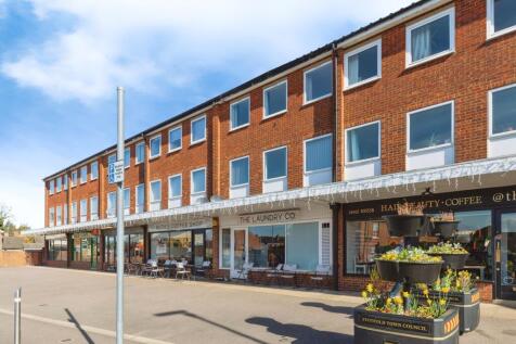3 bedroom maisonette for sale
