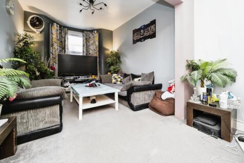 5 bedroom terraced house for sale