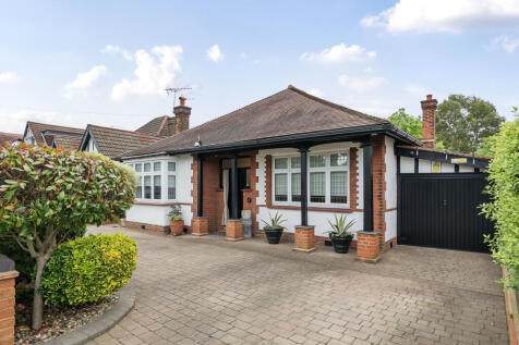 2 bedroom detached bungalow for sale