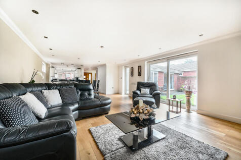 3 bedroom detached bungalow for sale