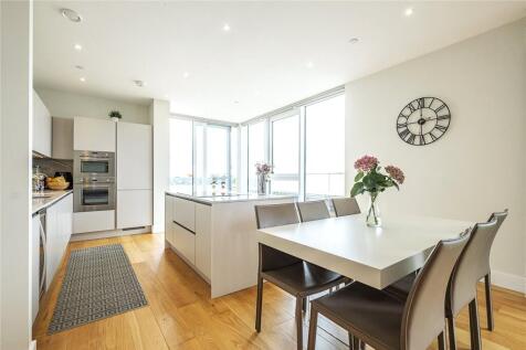 3 bedroom flat for sale