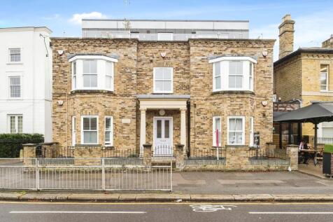 2 bedroom flat for sale