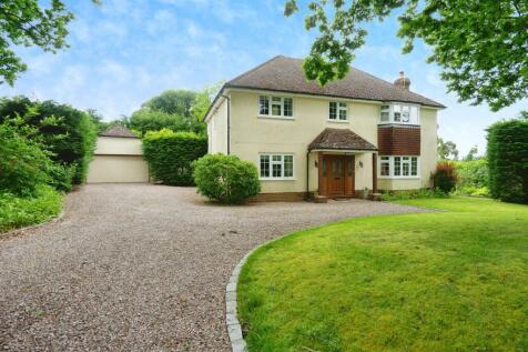 6 bedroom detached house for sale