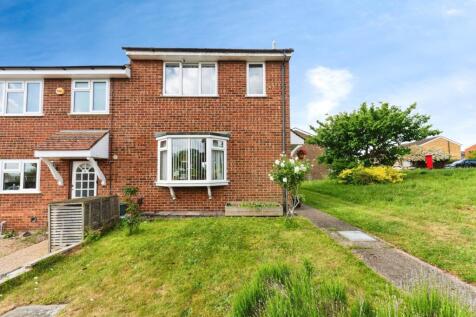 3 bedroom end of terrace house for sale