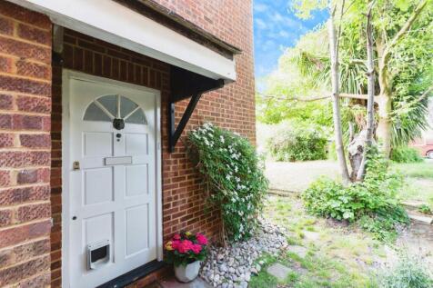 1 bedroom end of terrace house for sale