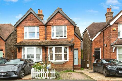 2 bedroom semi-detached house for sale