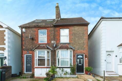 2 bedroom semi-detached house for sale
