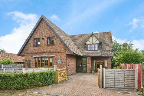 5 bedroom detached house for sale
