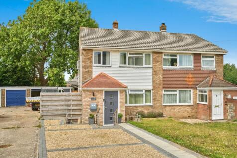 3 bedroom semi-detached house for sale