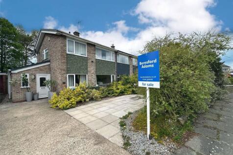 4 bedroom semi-detached house for sale