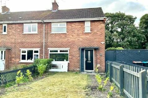 2 bedroom semi-detached house for sale