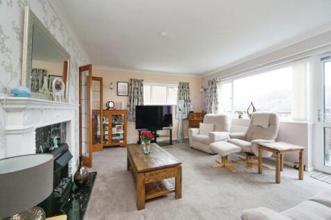 2 bedroom detached house for sale