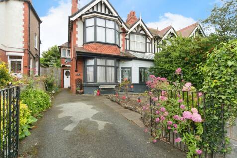 3 bedroom flat for sale