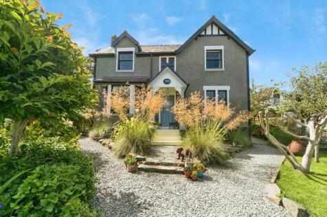 2 bedroom detached house for sale