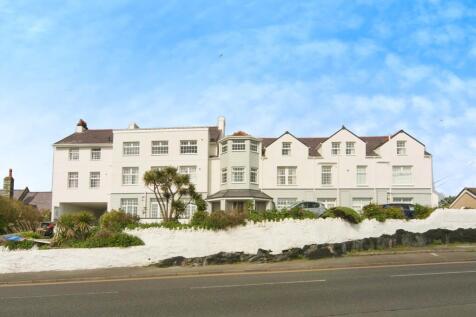 3 bedroom flat for sale