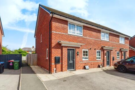 3 bedroom end of terrace house for sale